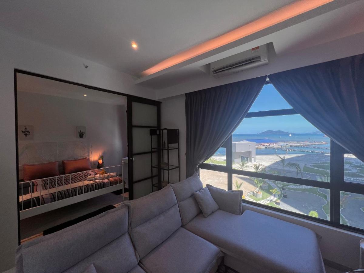 Jesselton Quay Suite By Backyard Кота-Кинабалу Экстерьер фото
